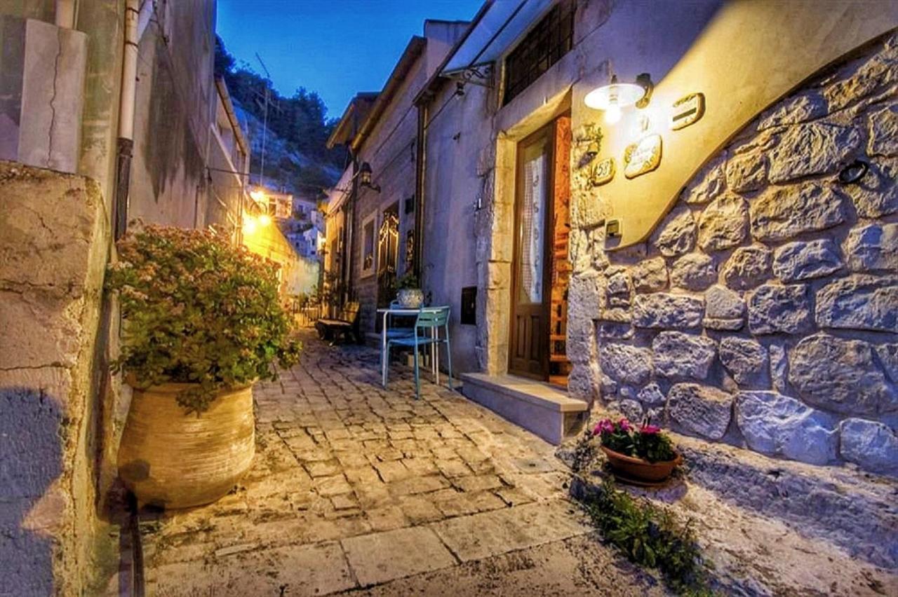 Lilibeth Houses - Charming & Lovely Views Scicli Exteriör bild